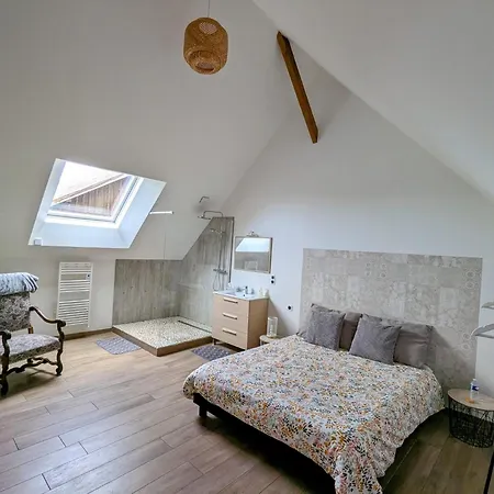 Le Charme D Ognes Apartament