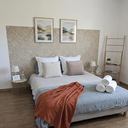 Le Charme D Ognes Apartament