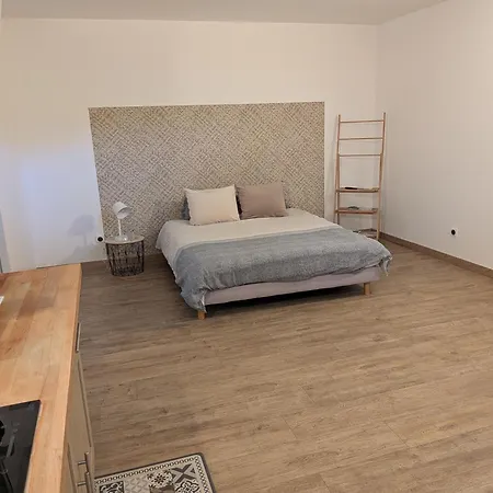 Le Charme D Ognes Apartament