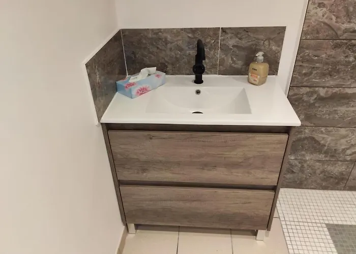 Le Charme D Ognes Apartment